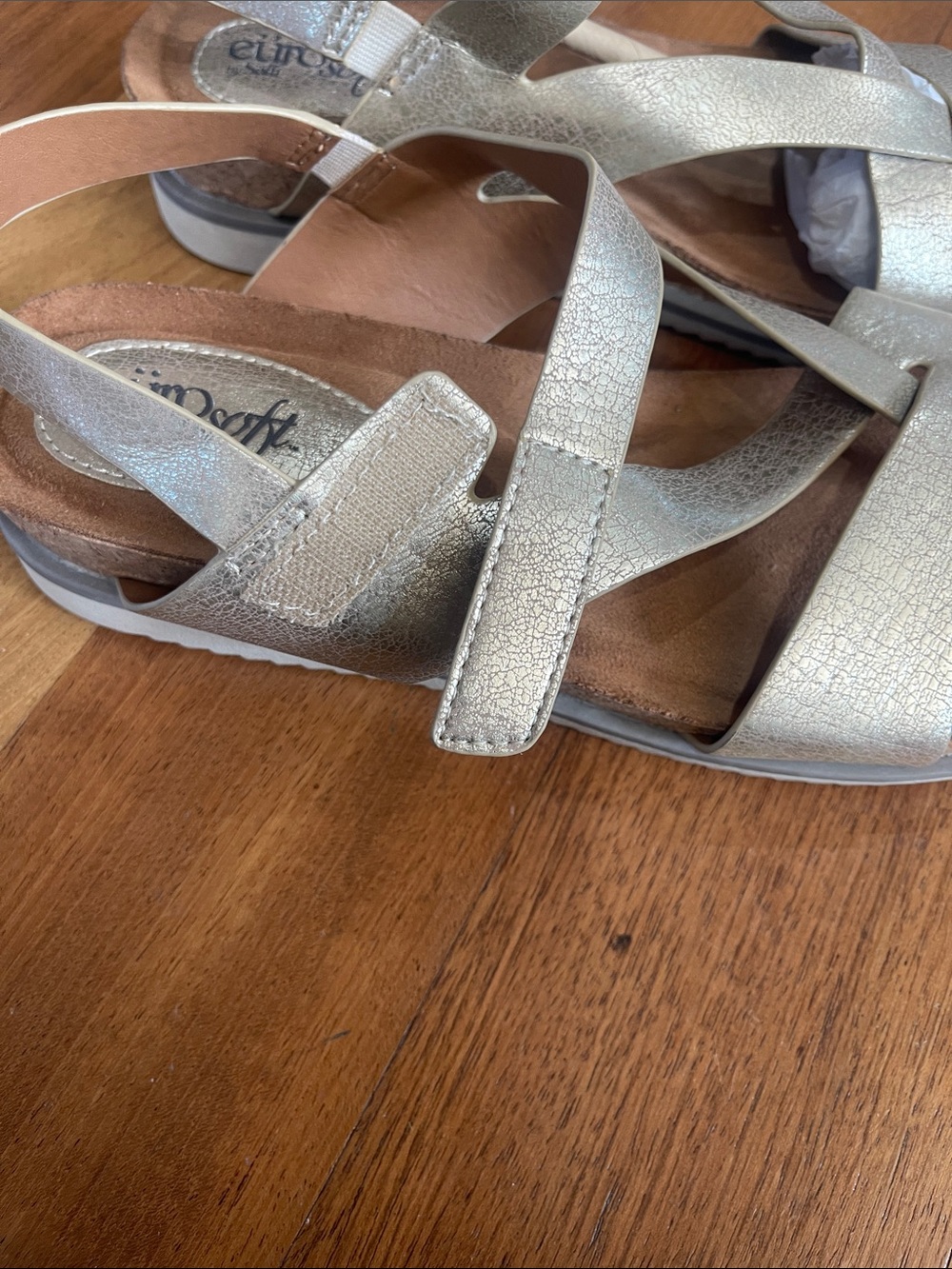 New Eurosoft by Sofft Lexie Women's Gold Crisscross Slingback Velcro Sandal - Picture 4 of 5